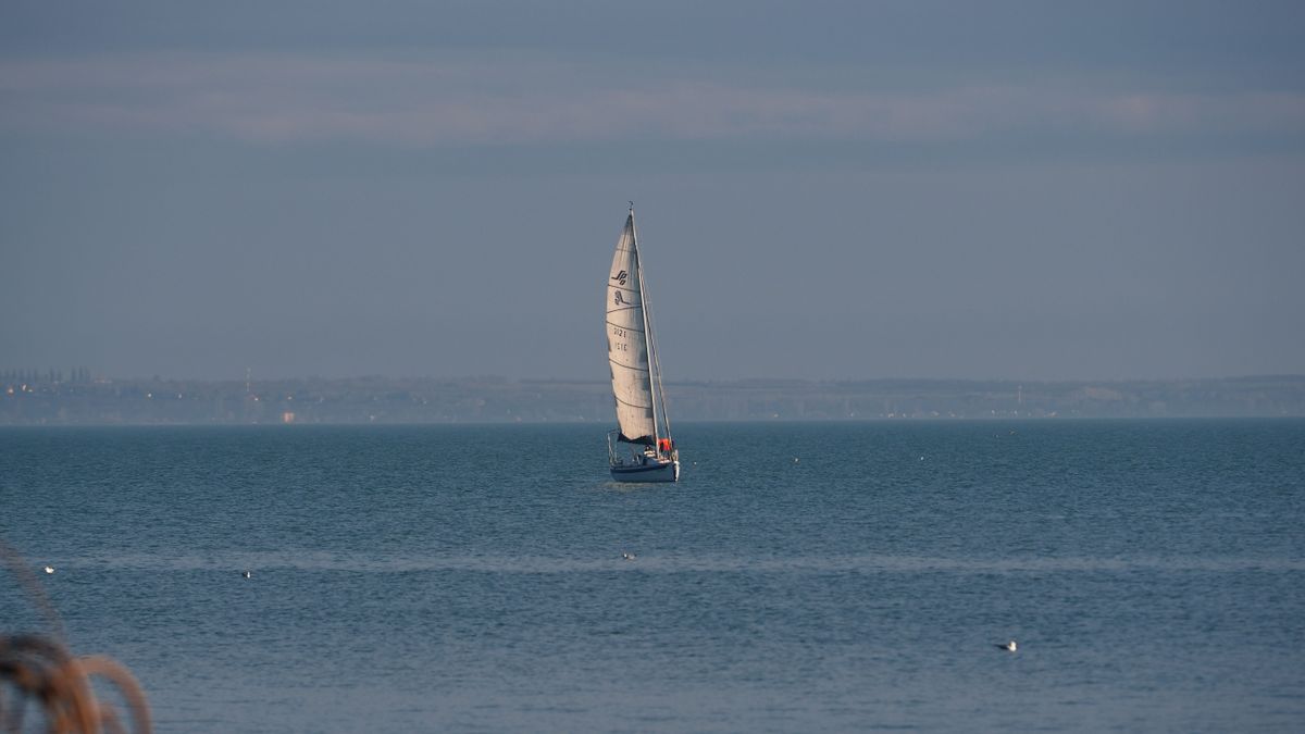 Lecsapott a vihar a Balatonra