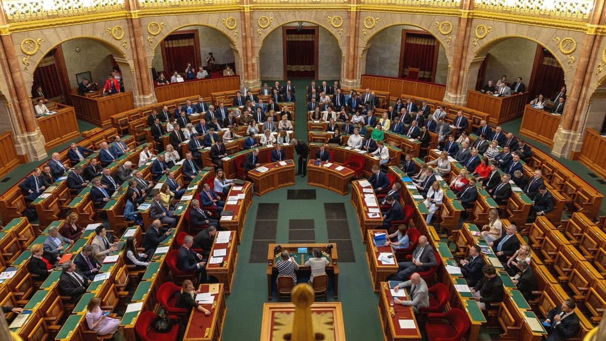 Így kerüli meg a társadalmi egyeztetést a Tisza párt