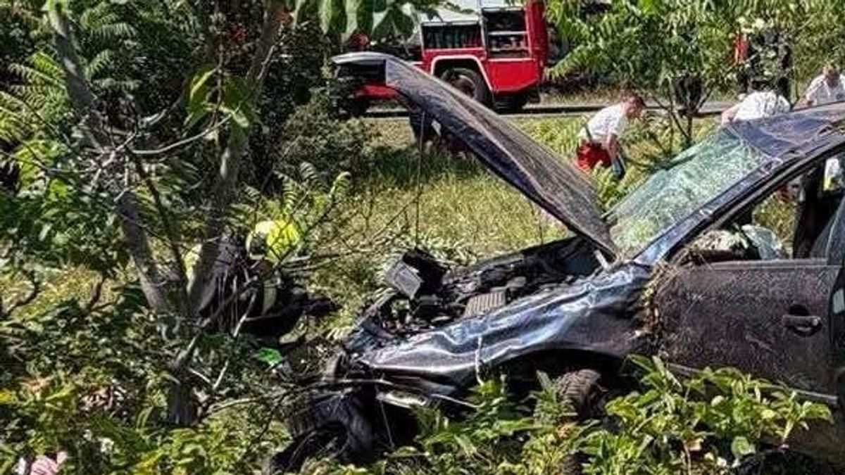 Megrázó képeken a 71-esen történt baleset: súlyos sérültet szállítottak kórházba