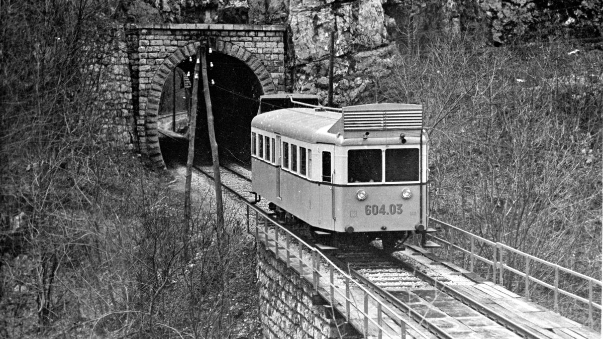 Egy Bakonyból Kínába vezető legenda nyomában – Ilyen volt, ilyen lett a völgyhíd a Cuhánál (képek)