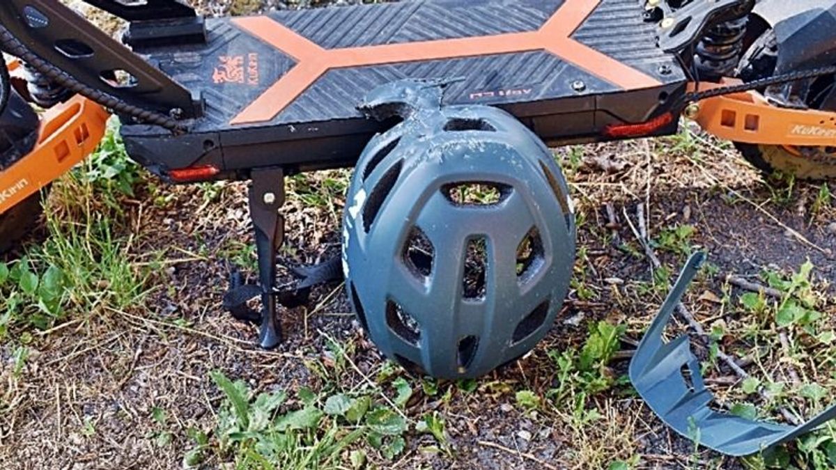 Súlyos rollerbaleset történt a Balatonnál, mentőhelikoptert riasztottak a 15 éves fiúhoz