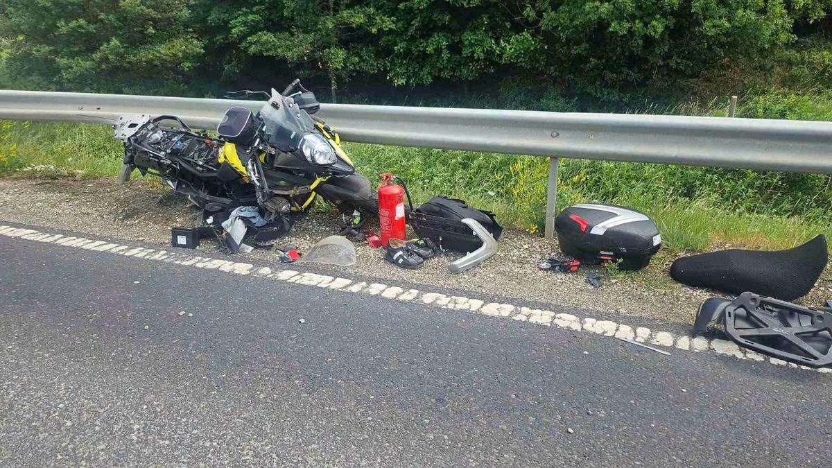 Útlezárás a 82-es főúton, újabb motorosbaleset történt
