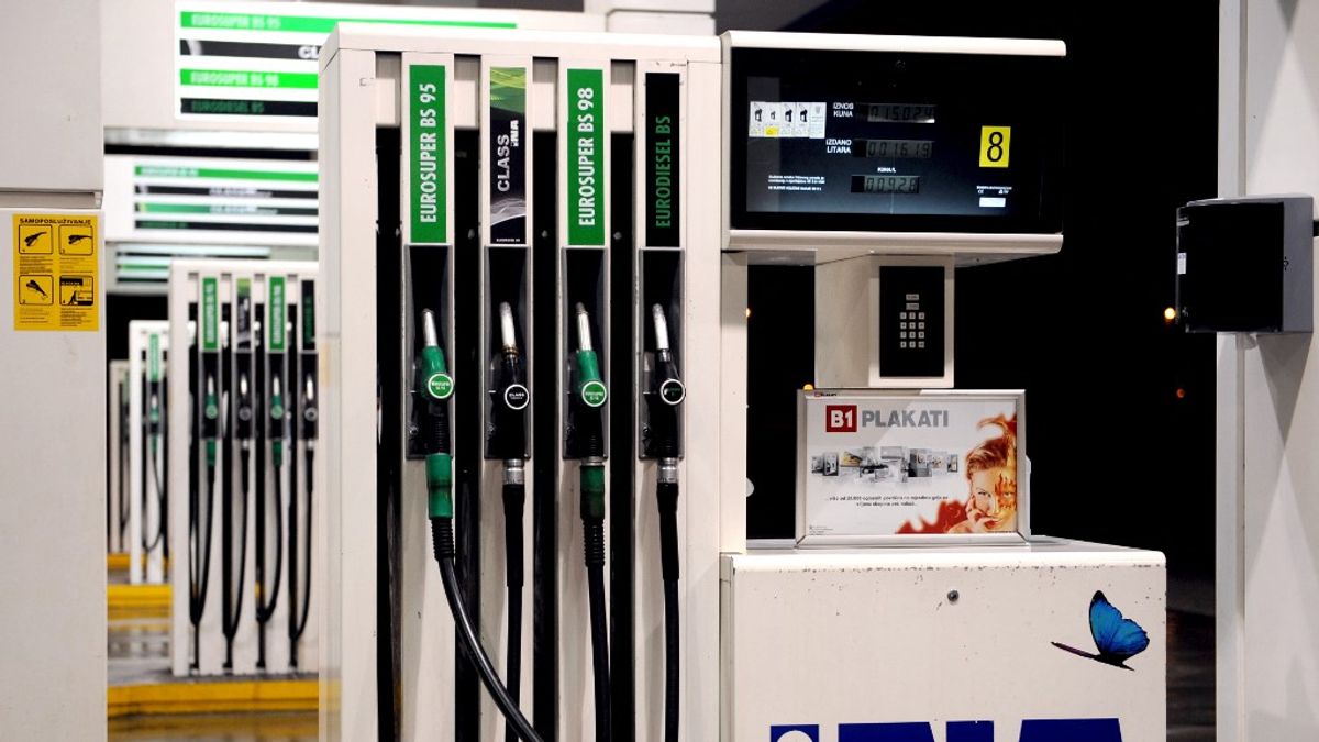 Nagy a baj: már korlátozzák az üzemanyag-vásárlást a kutakon