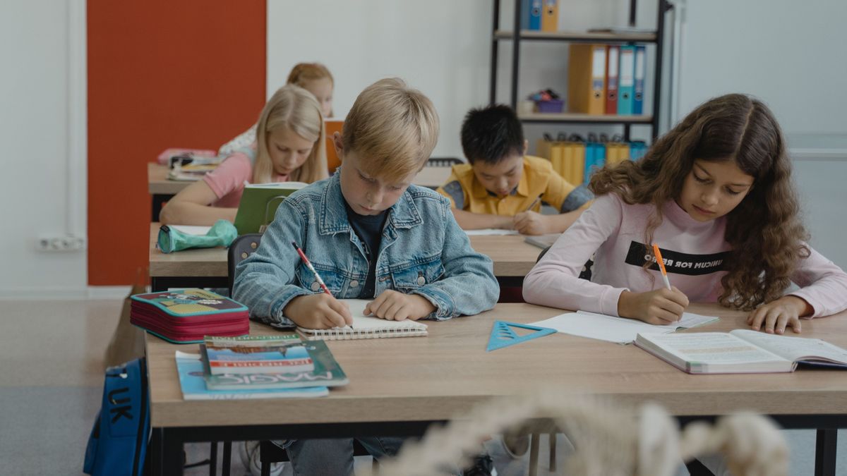 Augusztustól igényelhető a 15 ezer forintos beiskolázási támogatás Veszprémben