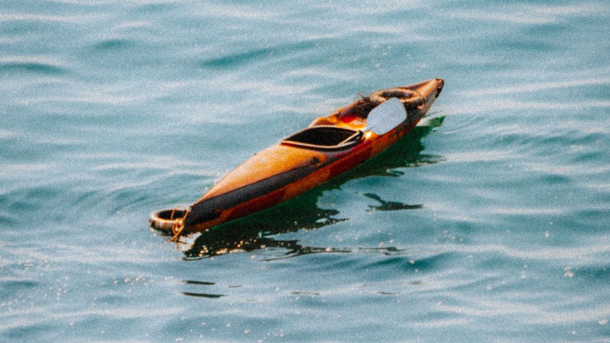 Még mindig keresik a Balatonban eltűnt kajakost, két kisgyerek apját – újabb részletek