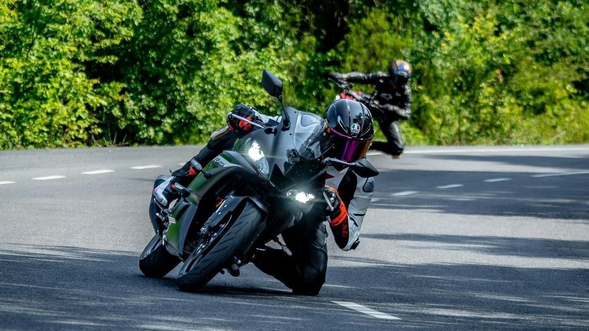 Hetek óta keresik a Balatonnál történt motorbaleset sérültjét, barátai segítséget kérnek