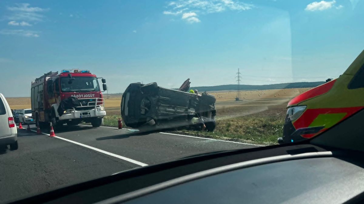 Durva péntek a 77-es főúton: hat baleset után megszólalt a rendőrség
