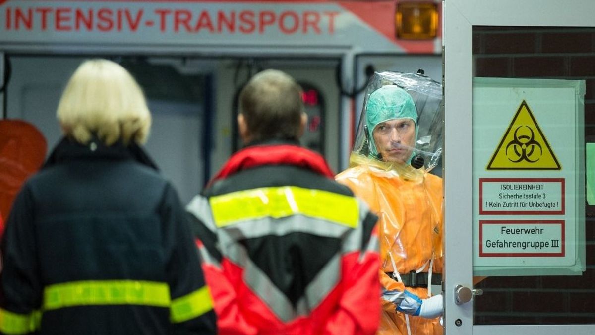 Ebolás beteget kezelnek egy európai városban, a hatóságok szerint nincs ok pánikra