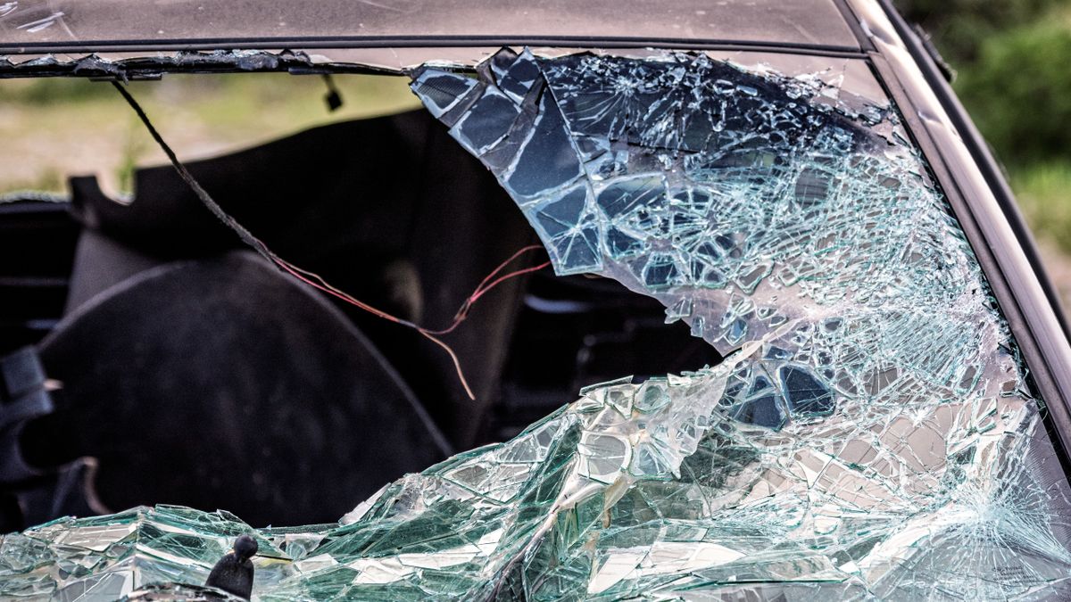 Kamionnal ütközött egy személyautó a 8-as főúton