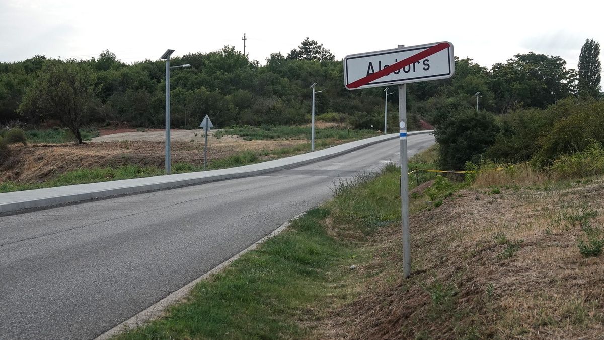 Elkészült a Lovast és Alsóörsöt összekötő járda (galéra + videó)