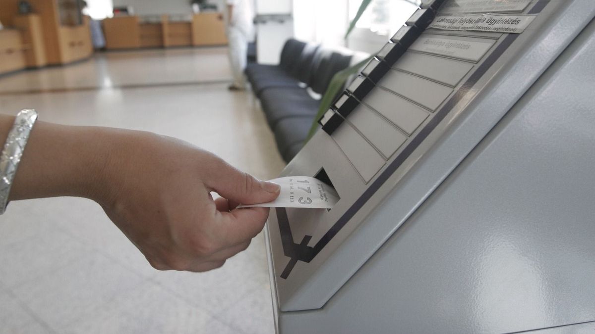 Banki leállás jön több ezer ügyfélnél: az MBH Bank és a Raiffeisen is karbantartást jelentett be