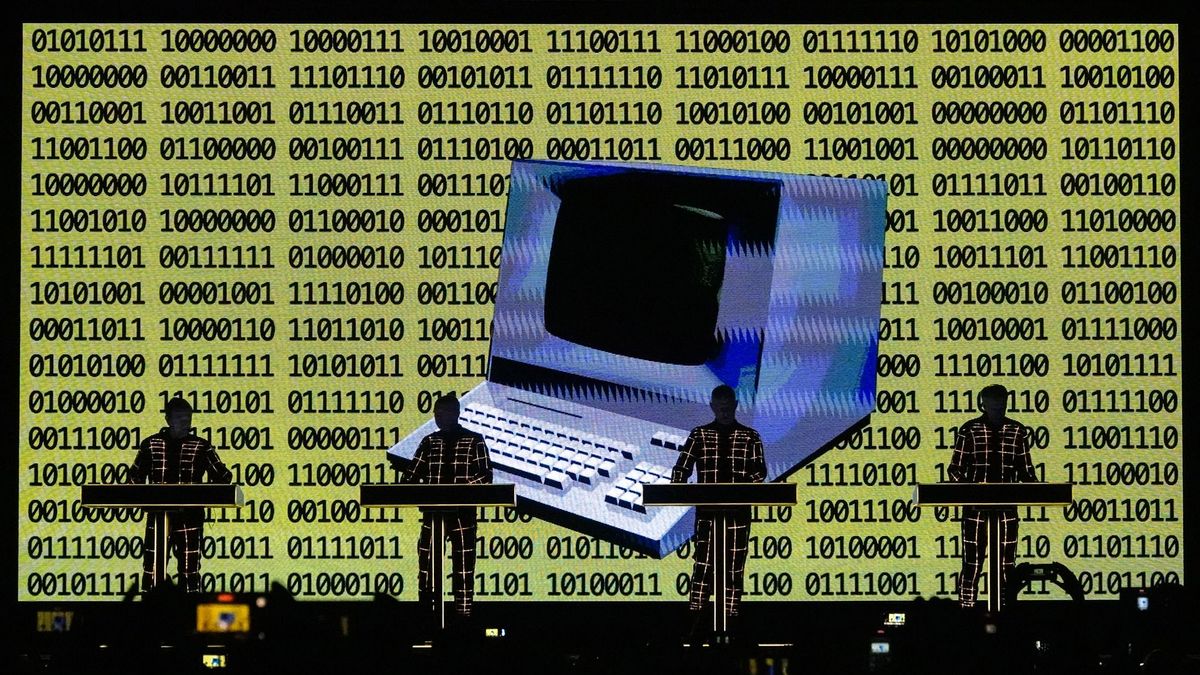 Robotok, pixelek és ováció – ilyen volt a Kraftwerk veszprémi koncertje (galéria)