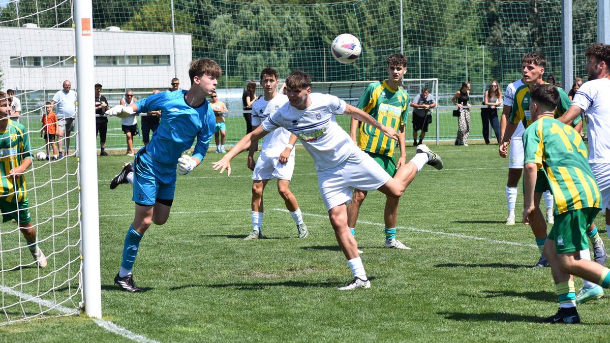 Gólgazdag meccsel zárta le a felkészülést a Perutz FC Pápa