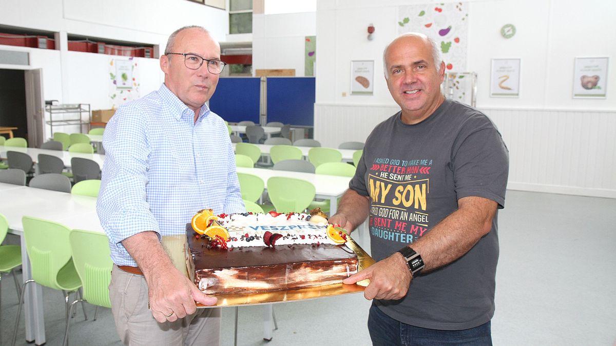 Önkormányzati torta a nyári tábor lakóinak