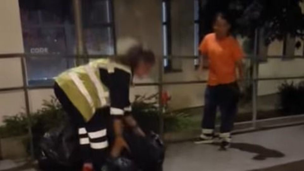 Amíg az utcazene szól, a VKSZ kollégái a háttérben dolgoznak (videó)