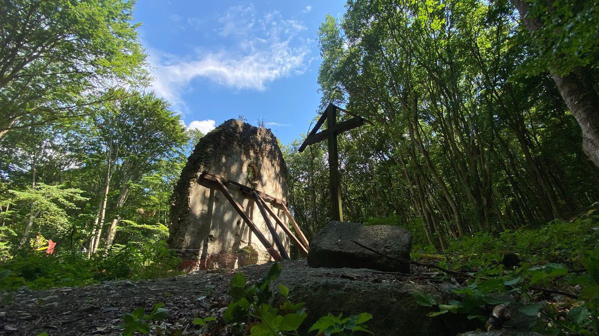 Balaton-felvidéki kéktúra: Kinizsi nyomában egy kihalt faluig gyalogoltunk (galéria + videó)
