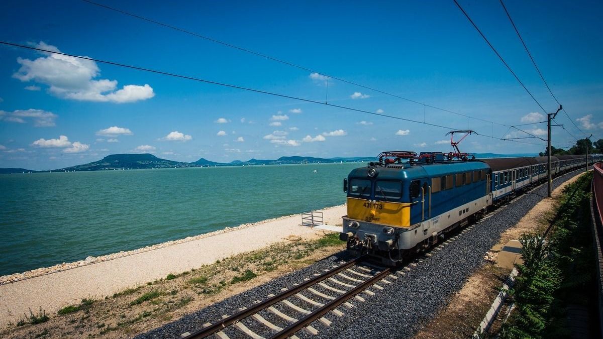 Óriási vasúti fejlesztés jöhet: a Balaton északi partjának közlekedését is megkönnyíti
