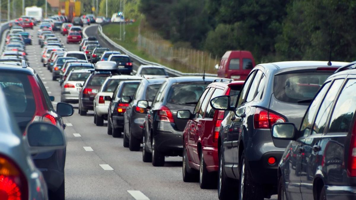 Hazafelé indul a Balatonról? Már 20 kilométeres dugó várja az M7-esen Budapest felé