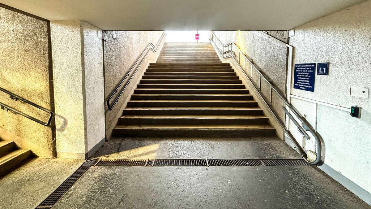 Sokak szerint komoly hiányosság maradt a felújított veszprémi vasútállomáson (galéria + videó)