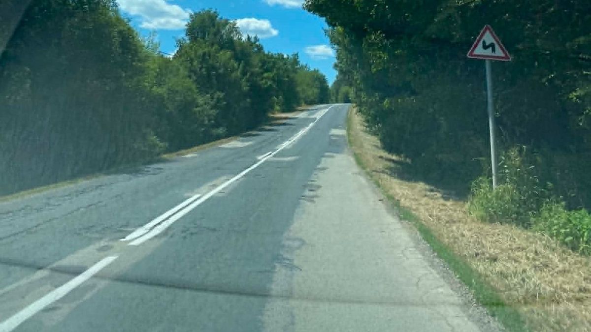 Ilyen lett a frissen festett fontos bakonyi út, amelynek sokan várják a felújítását (képek, videó)