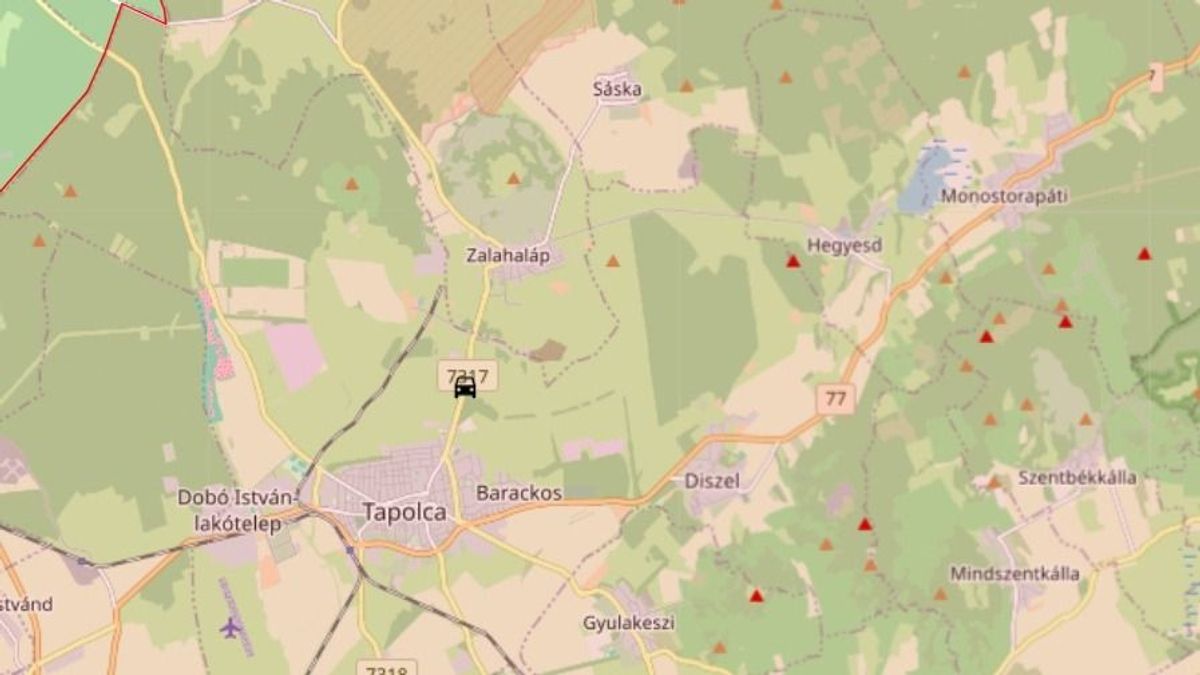 Árokba borult egy autó Tapolca és Zalahaláp között