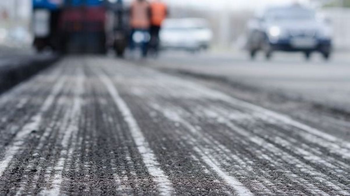 Hajnali munkavégzés miatt korlátozzák a forgalmat a 8-as főúton Veszprémnél