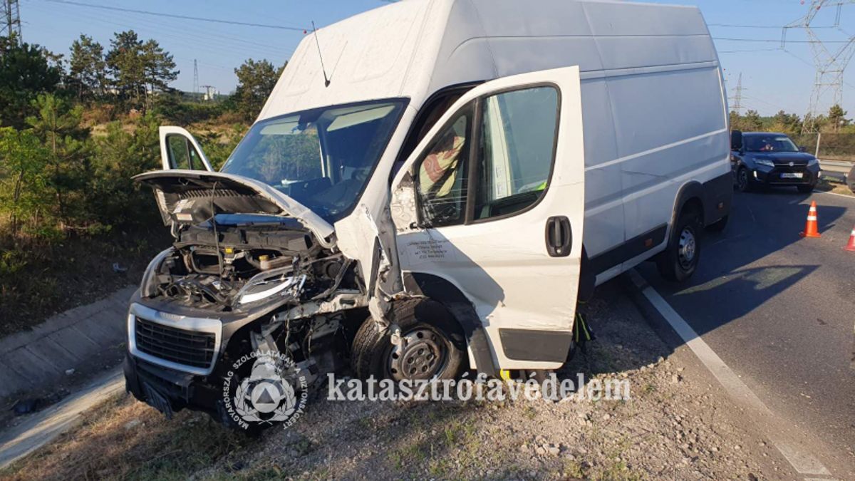Öt tűz, két baleset, három sérült – embert próbáló napon álltak helyt megyénk tűzoltói (+ fotók)