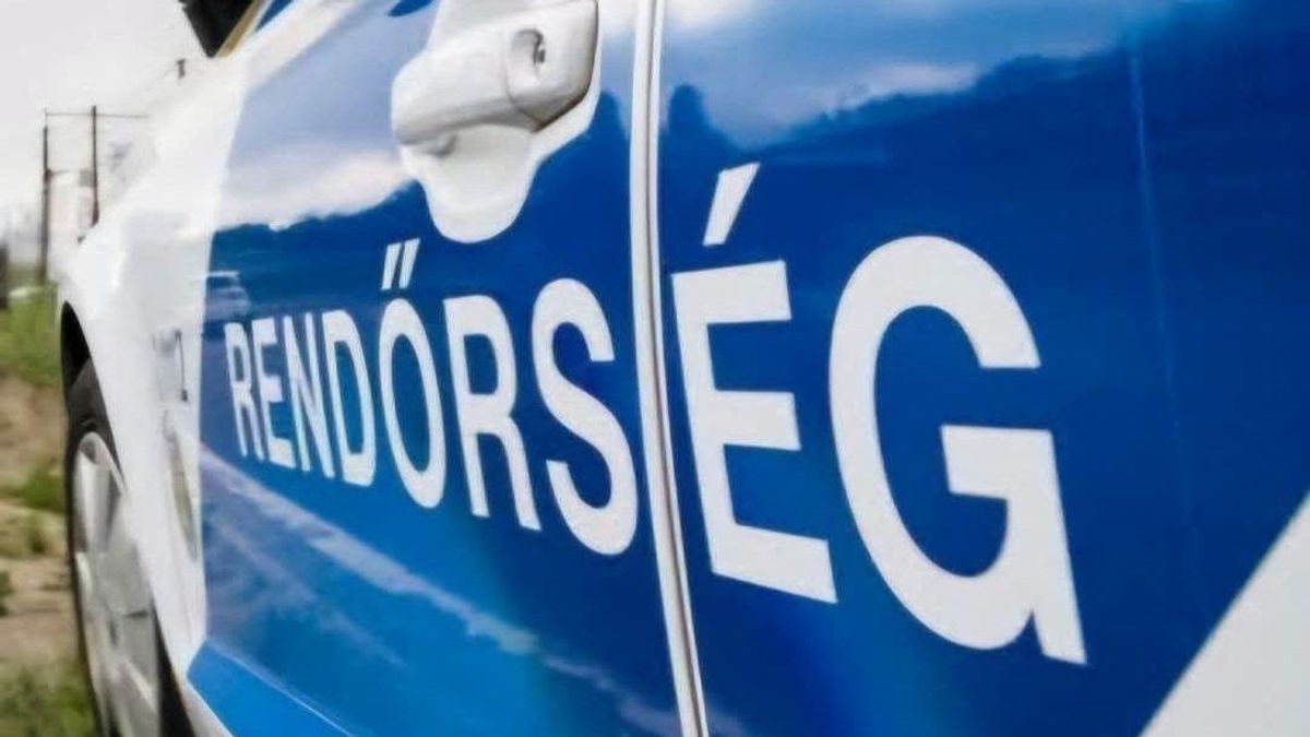 Három jármű ütközött össze a 84-es főúton