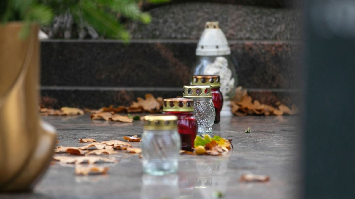 Kegyeletsértő lopás: gyerekek sírjáról vitte el az emléktárgyakat