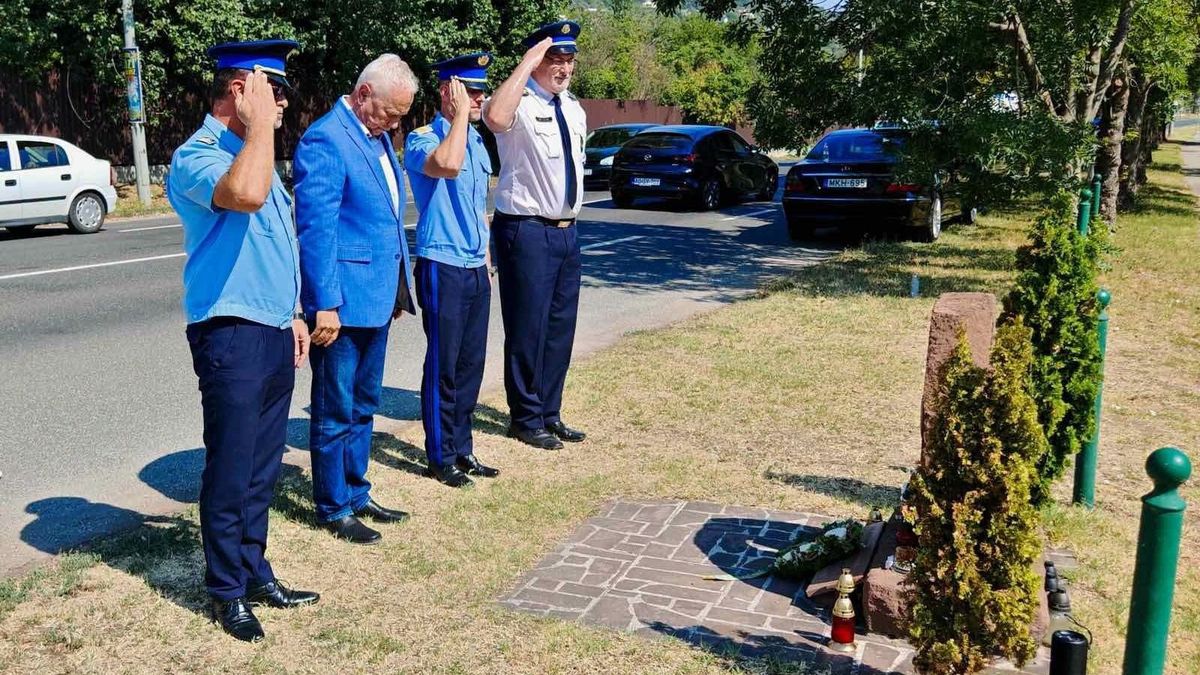 Tizenhat éve történt a tragédia: Gamauf Jánosra emlékeztek Alsóörsön és Vörösberényben (galéria)