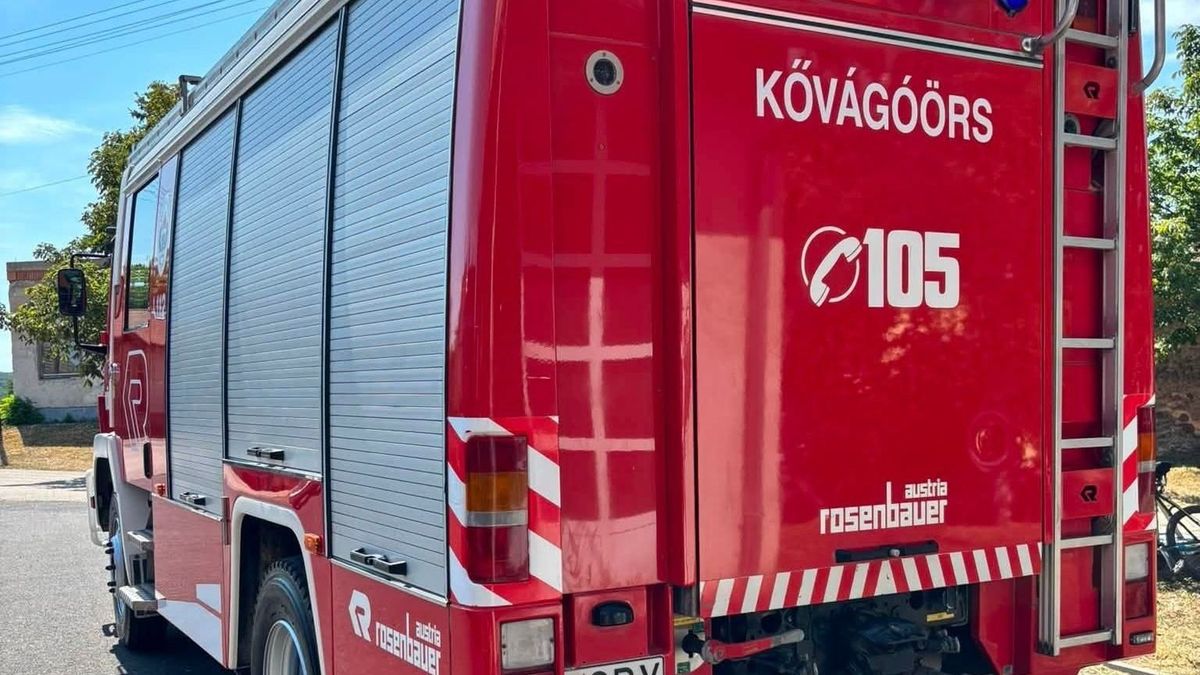 Teljes felújításon esett át a kővágóörsi önkéntesek tűzoltóautója (+fotók)