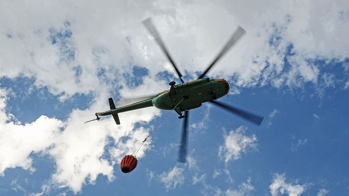 Ösküi tűzvész: honvédségi helikopter is segít a lángok megfékezésében