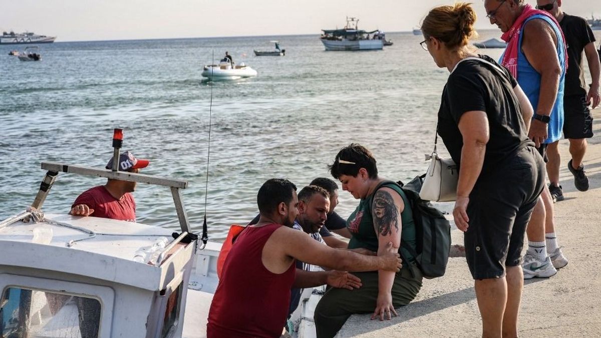 Óriási tűz tombol a magyarok kedvelt üdülőhelyén, menekítik a turistákat