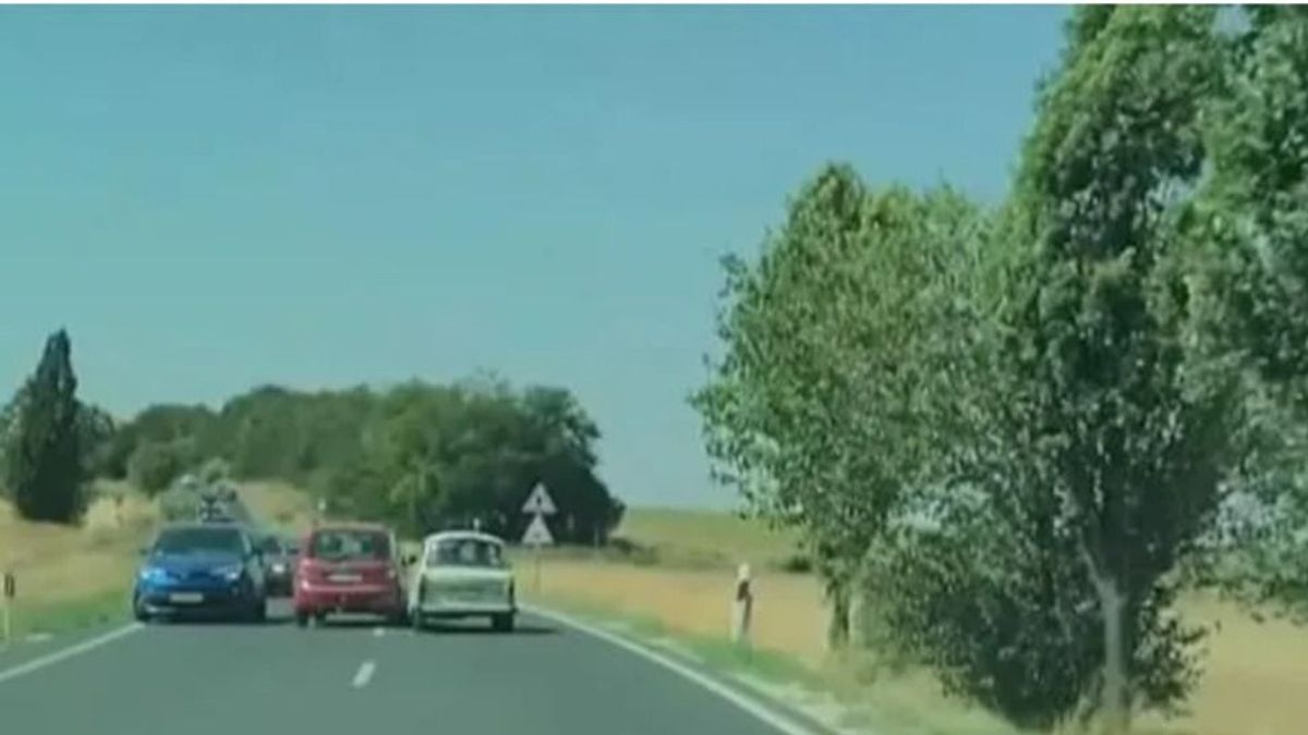 Centiken múlt a frontális ütközés Veszprém és Nemesvámos között – videón a hajmeresztő előzés