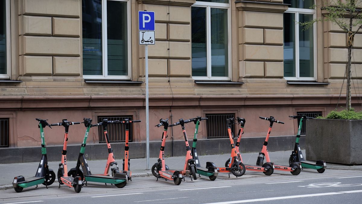 Kiderült, mennyiért lehet biztosítást kötni az elektromos rollerekre
