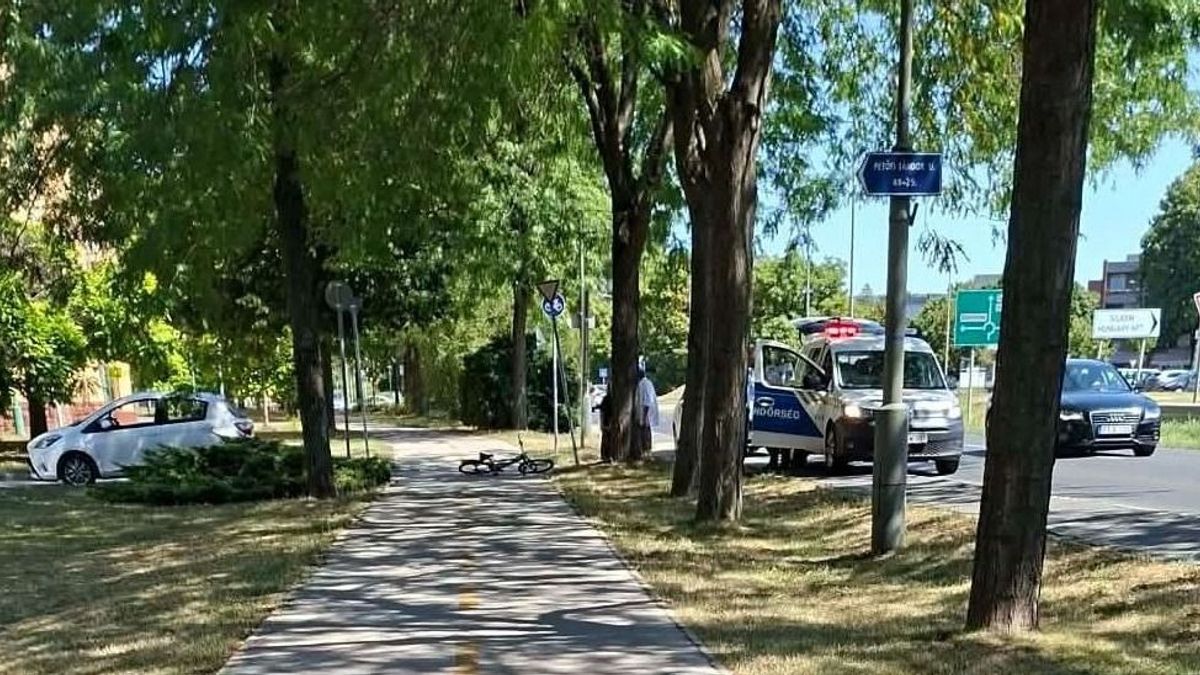Rendőrök helyszíneltek Ajkán, kerékpár hevert a bicikliúton – kiderült, mi történt (+fotó, videó)