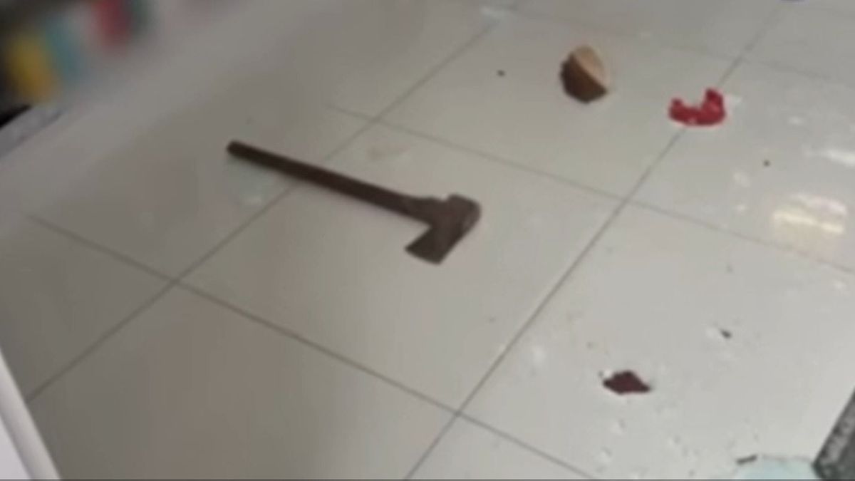 Betondarab, balta és egy nagy fekete zsák – így fosztotta ki a trafikot hajnalban