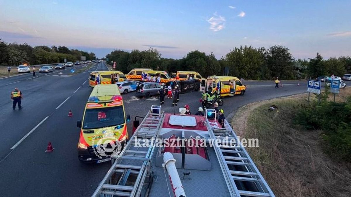 Enyhült a hőség, a riasztások maradtak – 12 ember sérült meg a pénteki balesetekben (+ fotók)