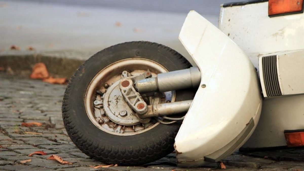 Bukósisak nélkül, ittasan pattant motorra – a kőfal állította meg