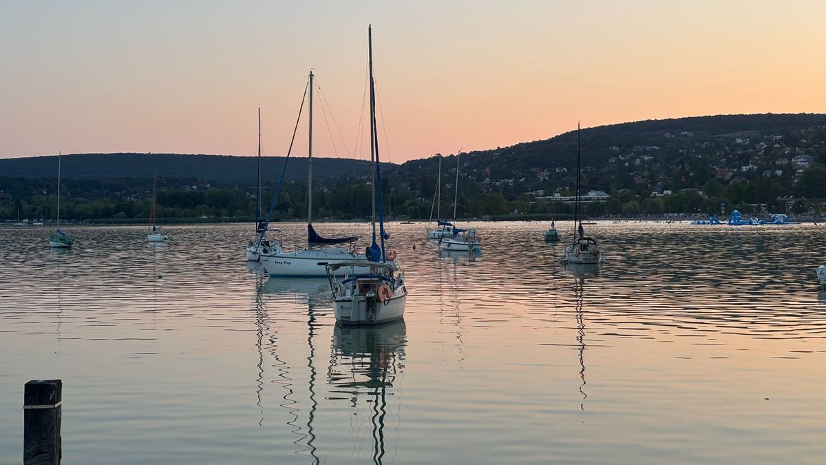 A naplemente aranyba borította Balatonalmádi kikötőjét (galéria)