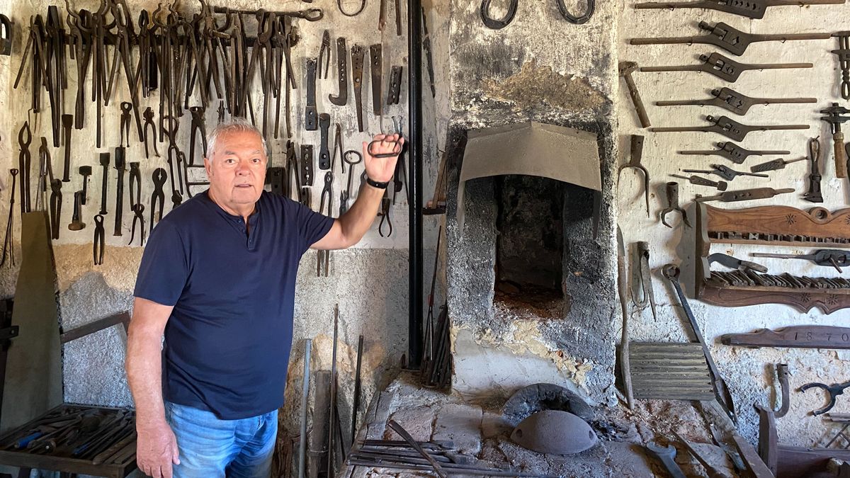 A kovács fia így őrzi a Bakonyban az izzó fém kalapálásának titkát és szerszámait (képgaléria)