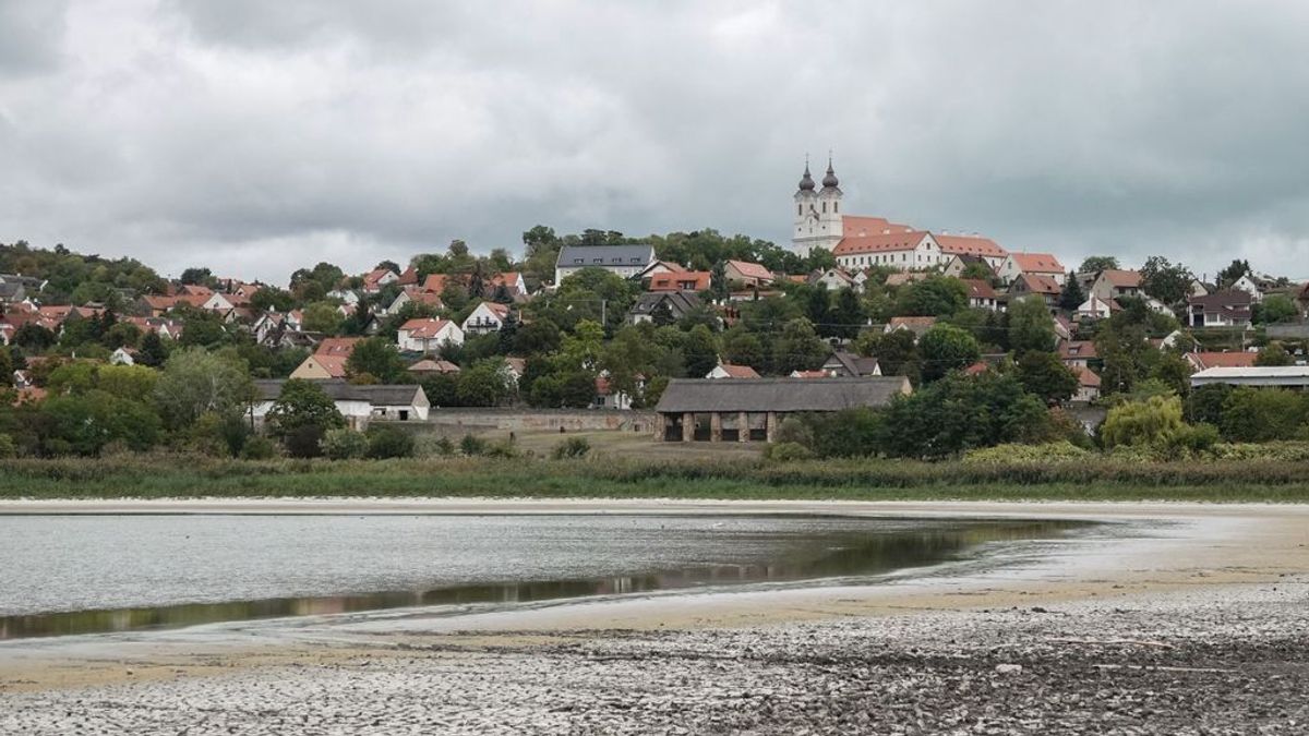 Mennyit bír még el a Balaton? A vitatott Kenderföldek jövőjéről is szó lesz Tihanyban