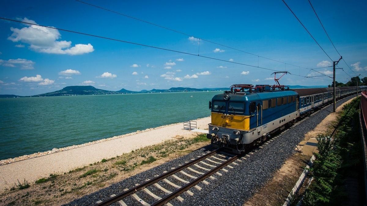 Napokig vágányzár jön a Balatonnál, mutatjuk, hol lehet pótlóbuszra szállni