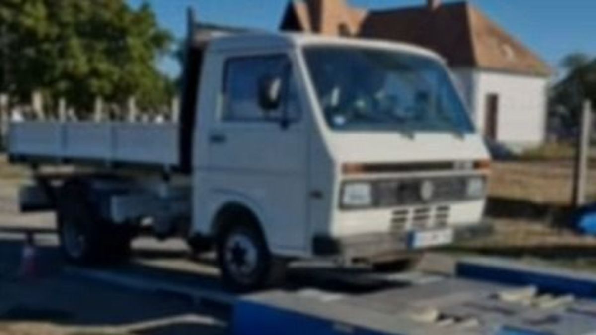 Hamis fékadatokkal hosszabbították meg egy teherautó műszakiját (videó)