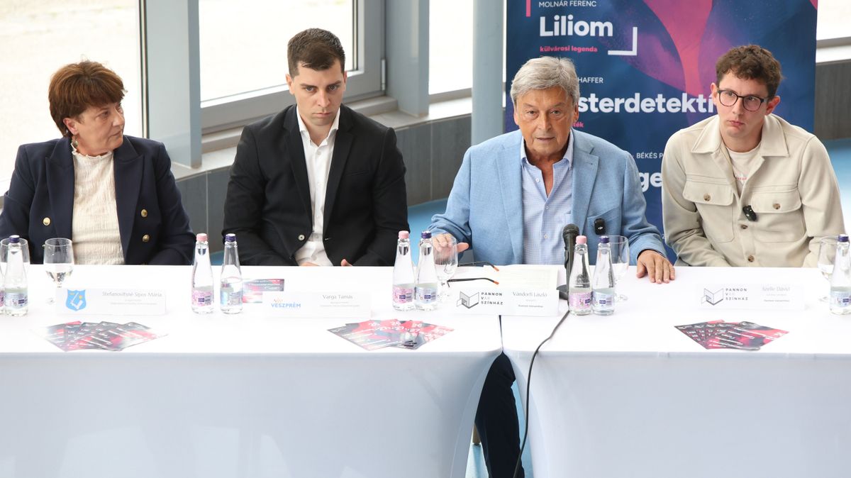 Évadnyitó társulati ülés díjátadóval