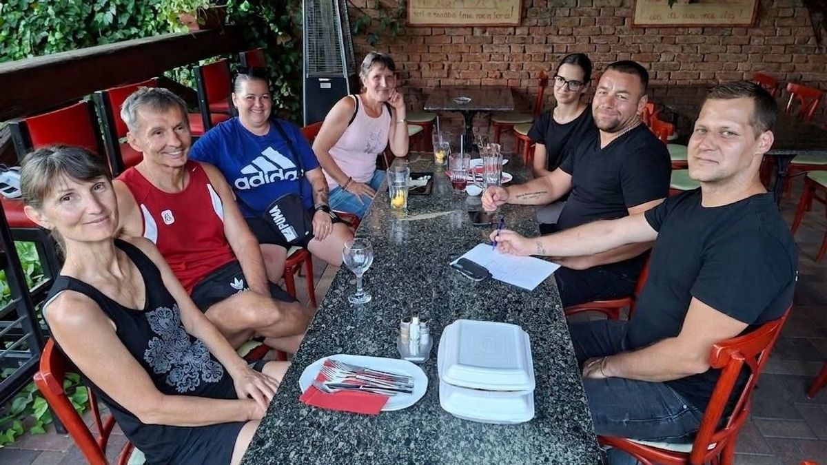 Kis kezek is ecsetet ragadtak a ChariTee akciójában, Padragkúton megszépült az óvoda (fotók)