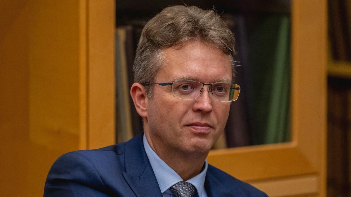 Letartóztatná Hankó Balázst az ügyészség