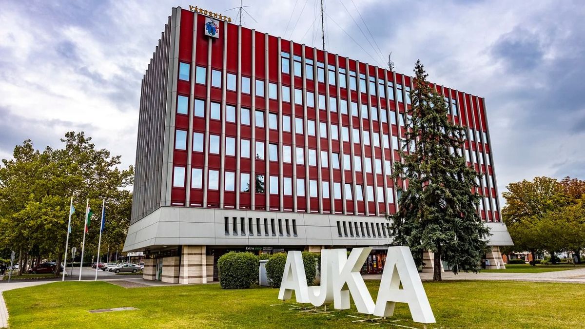 Ösztöndíjra pályázhatnak az ajkai egyetemisták, mutatjuk, kiknek jár