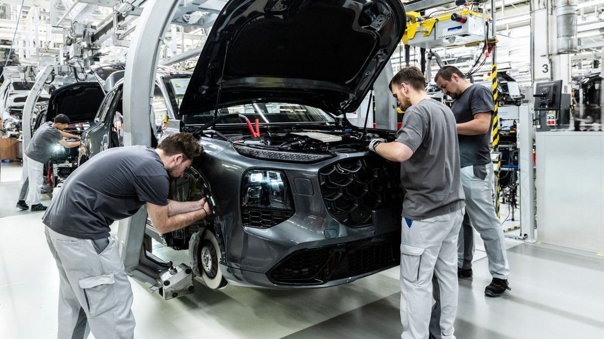 Történelmi leépítés a Volkswagennél: újabb 50 ezer állás szűnhet meg