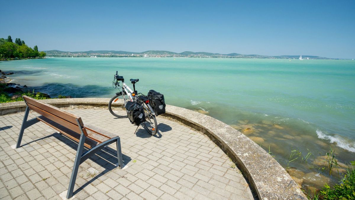 Ezek a Balaton legjobb bringaútjai a kerékpárosok szerint